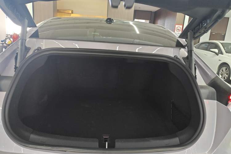 Used Nio ET5 2025 75 kWh Trunk