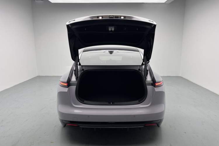 Used Nio ET5 2025 75 kWh Trunk