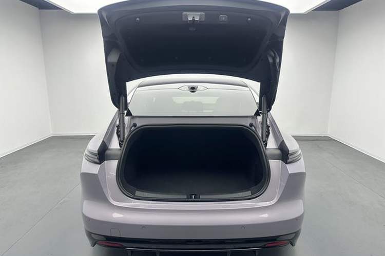 Used Nio ET5 2025 75 kWh Trunk