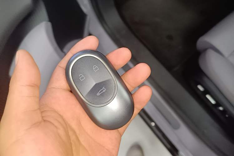 Used Nio ET5 2025 75 kWh Vehicle Key