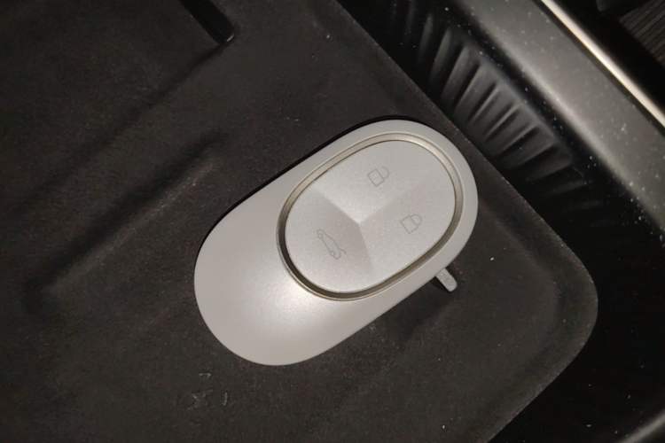 Used Nio ET5 2025 75 kWh Vehicle Key