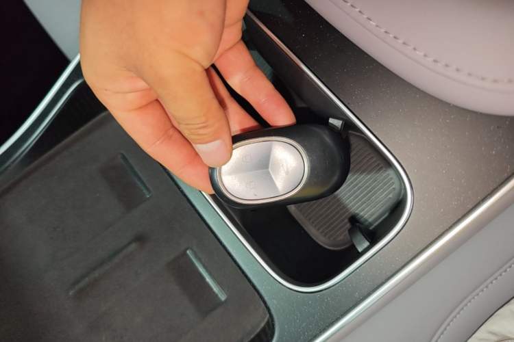 Used Nio ET5 2025 75 kWh Vehicle Key