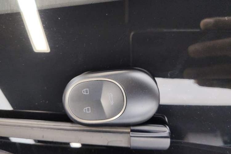 Used Nio ET5 2025 75 kWh Vehicle Key