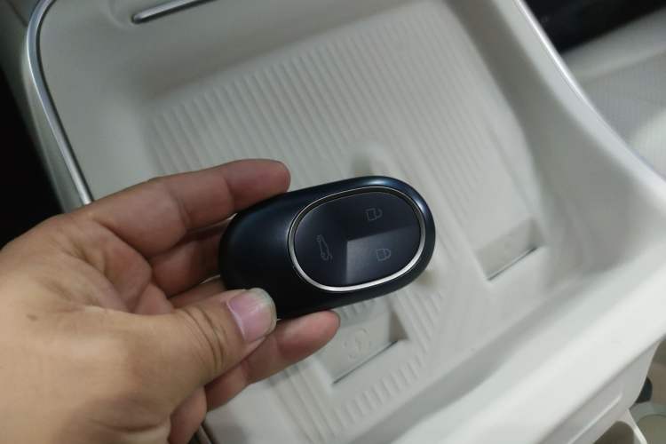 Used Nio ET5 2025 75 kWh Vehicle Key