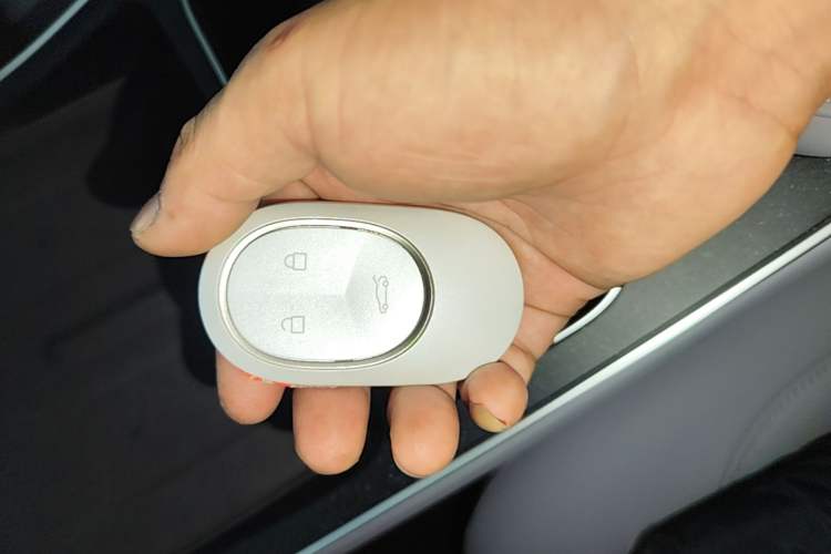 Used Nio ET5 2025 75 kWh Vehicle Key