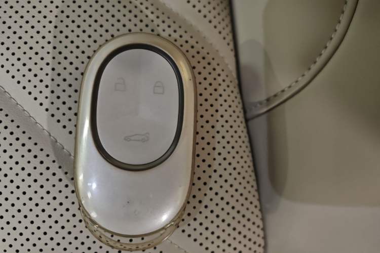Used Nio ET5 2025 75 kWh Vehicle Key
