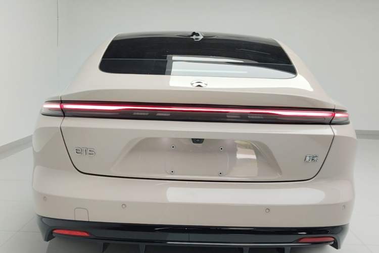 Used Nio ET5 2025 75 kWh Rear