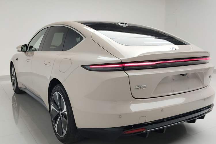 Used Nio ET5 2025 75 kWh Rear Left 45 Deg