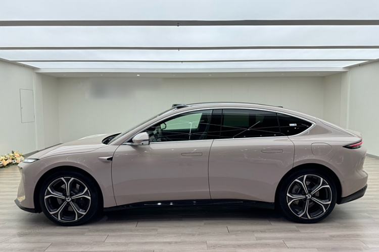 Used Nio ET5 2025 75 kWh Exterior 3