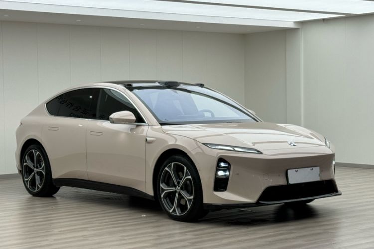Used Nio ET5 2025 75 kWh Exterior 6