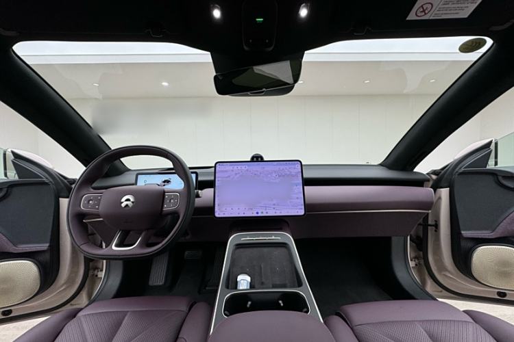 Used Nio ET5 2025 75 kWh Interior 4