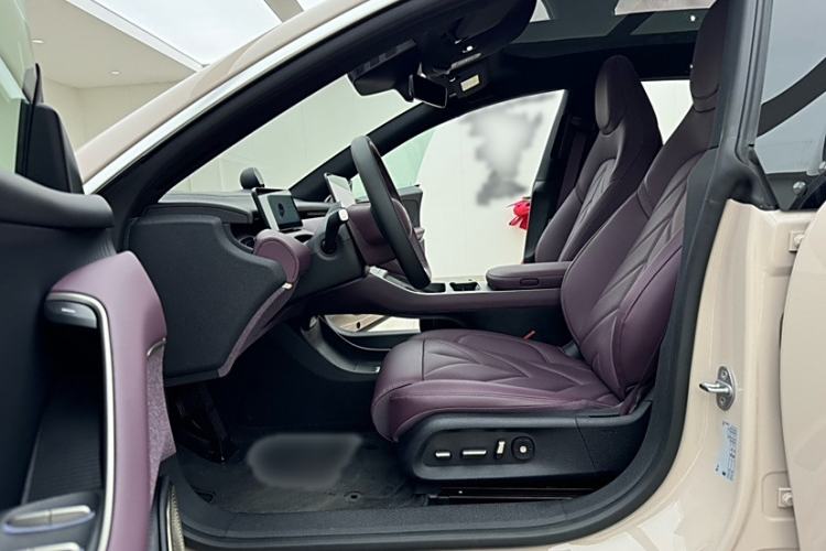Used Nio ET5 2025 75 kWh Left Front Seat