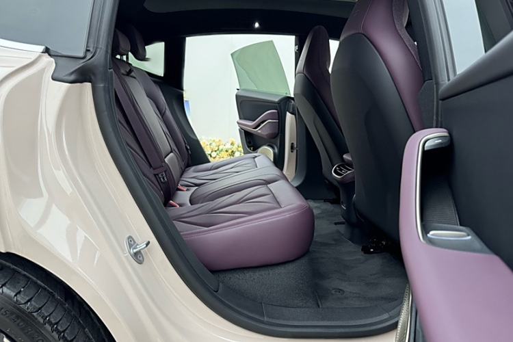 Used Nio ET5 2025 75 kWh Right Front Seat