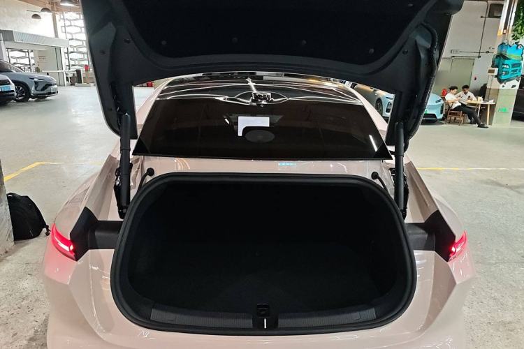 Used Nio ET5 2025 75 kWh Trunk