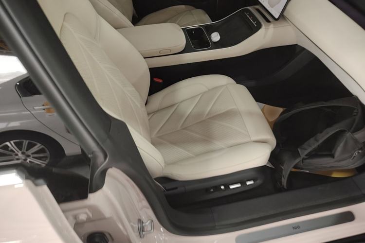 Used Nio ET5 2025 75 kWh Right Front Seat