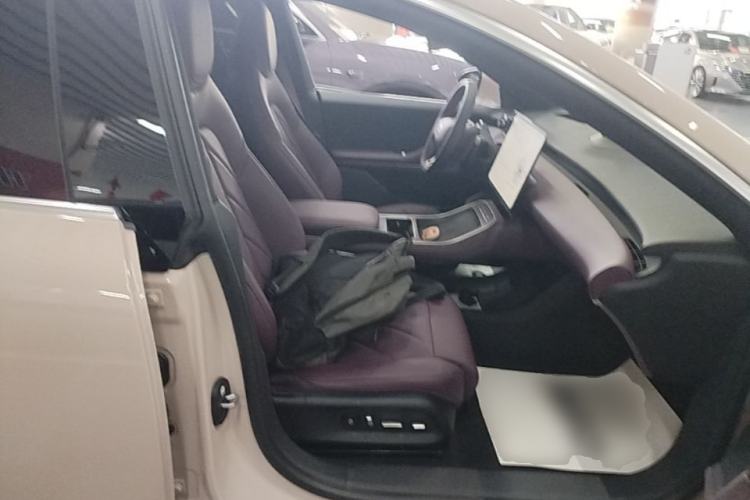 Used Nio ET5 2025 75 kWh Right Front Seat