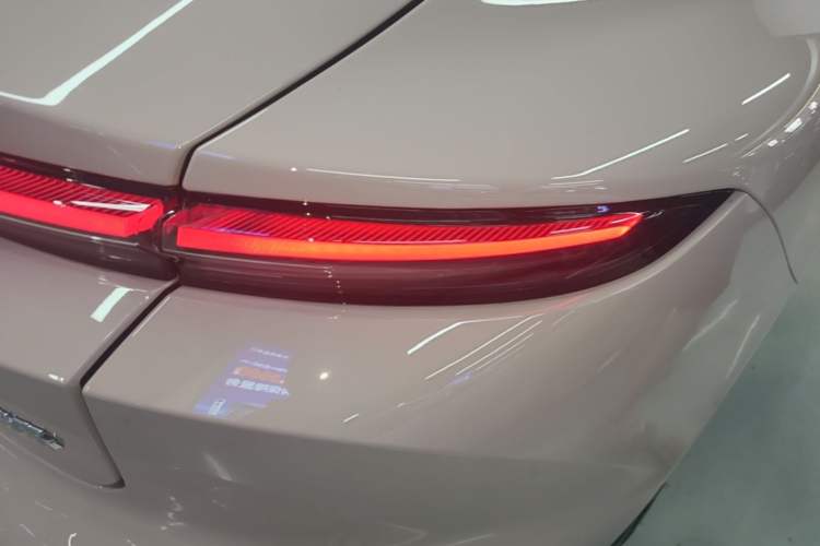 Used Nio ET5 2025 100 kWh Right Rear Taillight