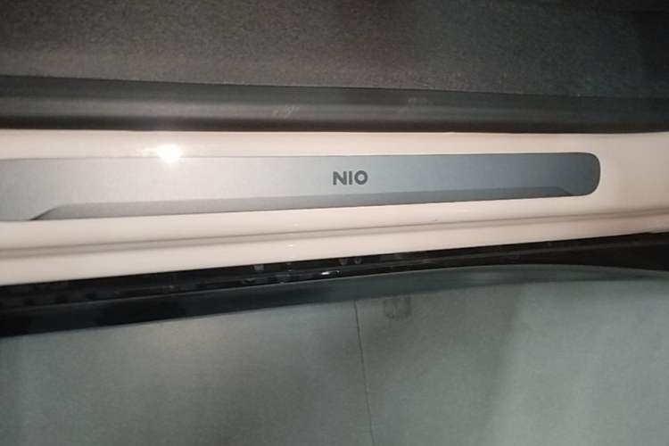 Used Nio ET5 2025 75 kWh Right Side Sill