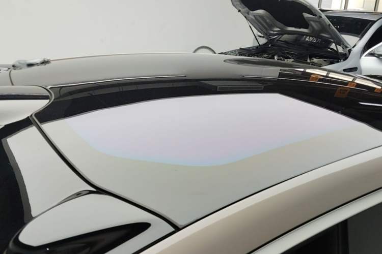 Used Nio ET5 2025 75 kWh Roof
