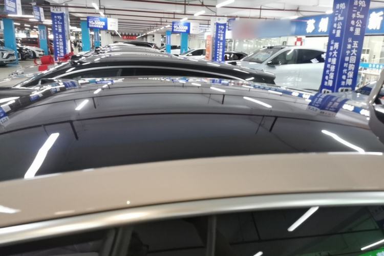 Used Nio ET5 2025 75 kWh Roof