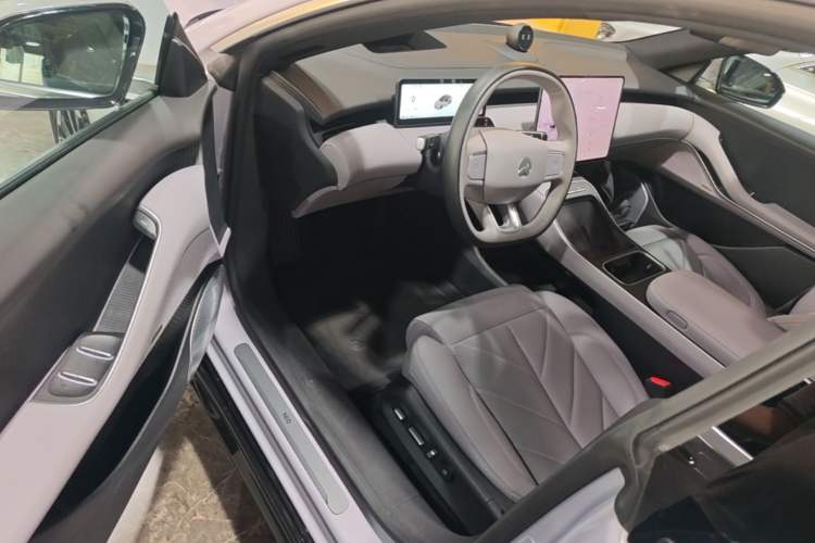 Used Nio ET5 2025 75 kWh Driver Seat