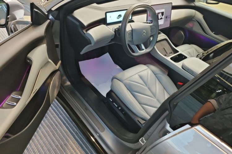 Used Nio ET5 2025 75 kWh Driver Seat