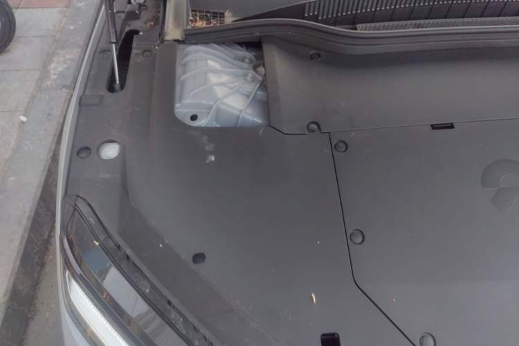 Used Nio ET5 2025 75 kWh Engine Bay Right