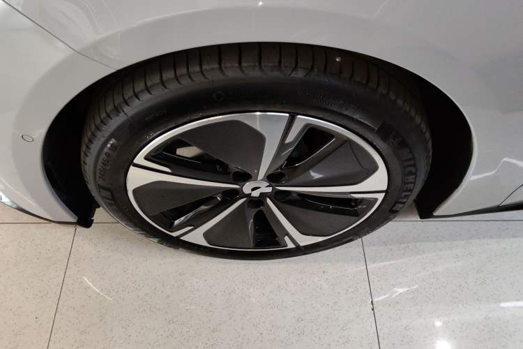 Used Nio ET5 2025 75 kWh Exterior 2