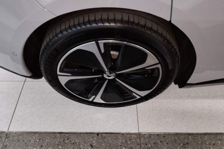 Used Nio ET5 2025 75 kWh Exterior 3