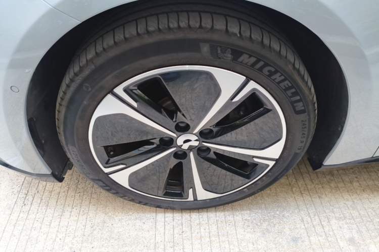 Used Nio ET5 2025 75 kWh Exterior 4