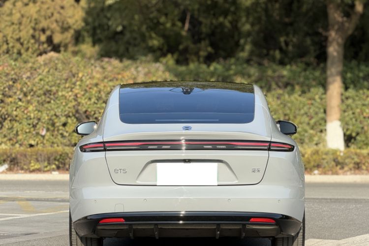 Used Nio ET5 2025 75 kWh Exterior 4