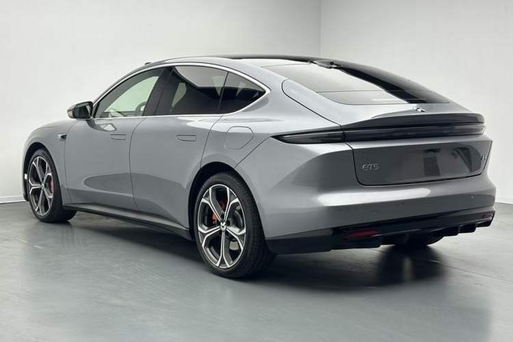 Used Nio ET5 2025 75 kWh Exterior 4