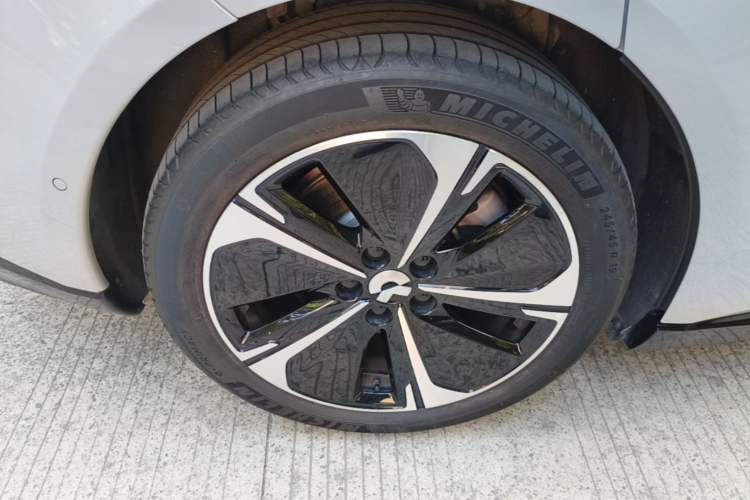 Used Nio ET5 2025 75 kWh Exterior 5