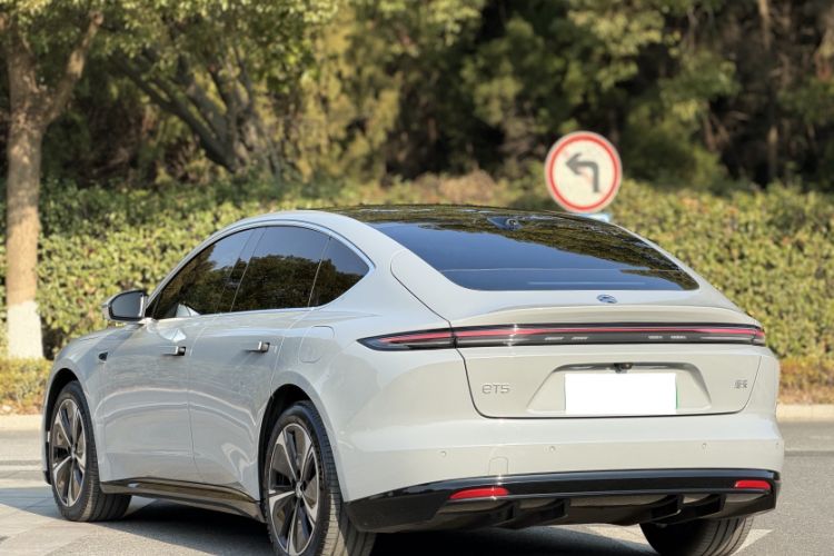 Used Nio ET5 2025 75 kWh Exterior 6