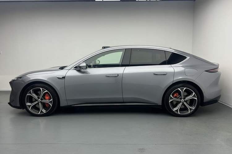 Used Nio ET5 2025 75 kWh Exterior 6