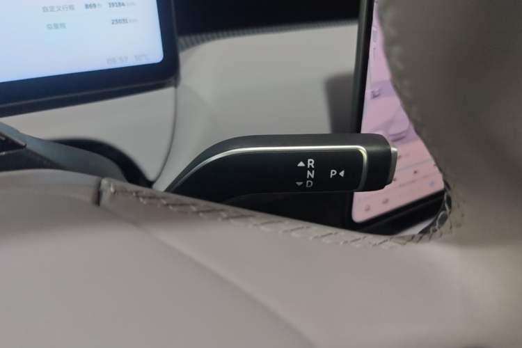 Used Nio ET5 2025 75 kWh Gear Lever
