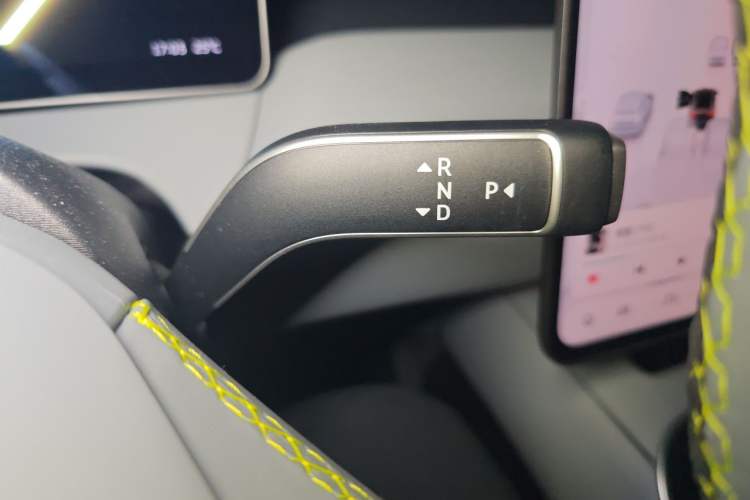 Used Nio ET5 2025 Model Champion Commemorative Edition, 75kWh Gear Lever