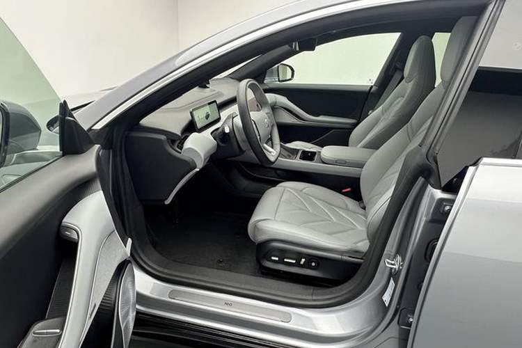 Used Nio ET5 2025 75 kWh Interior 1