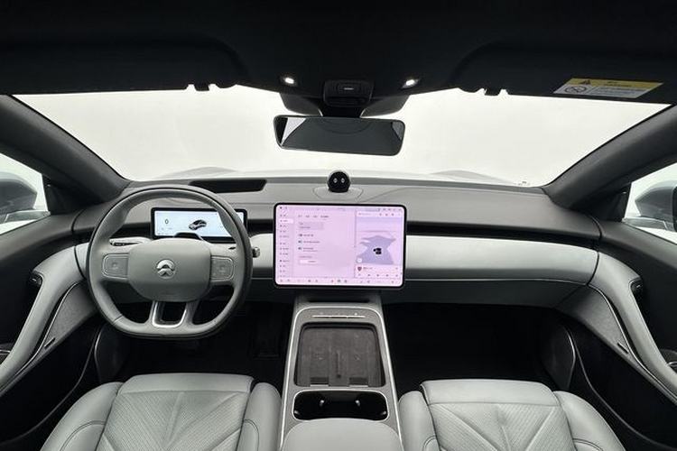 Used Nio ET5 2025 75 kWh Interior 3