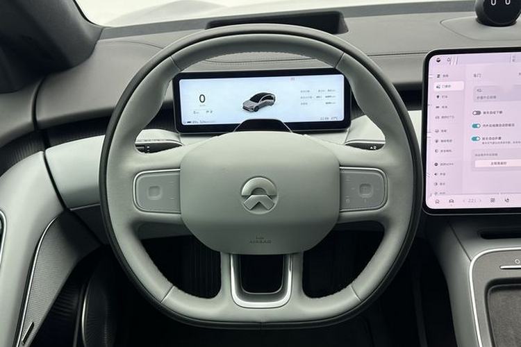 Used Nio ET5 2025 75 kWh Interior 4