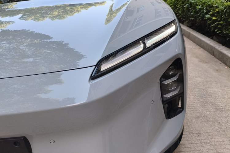 Used Nio ET5 2025 75 kWh Left Front Headlight