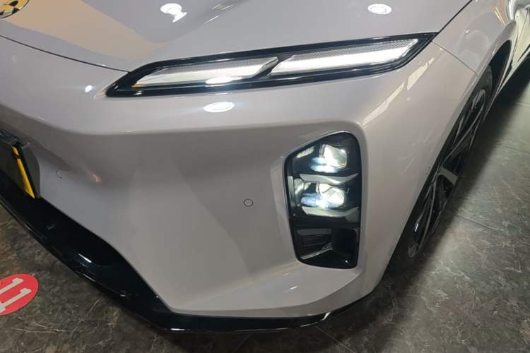 Used Nio ET5 2025 75 kWh Left Front Headlight