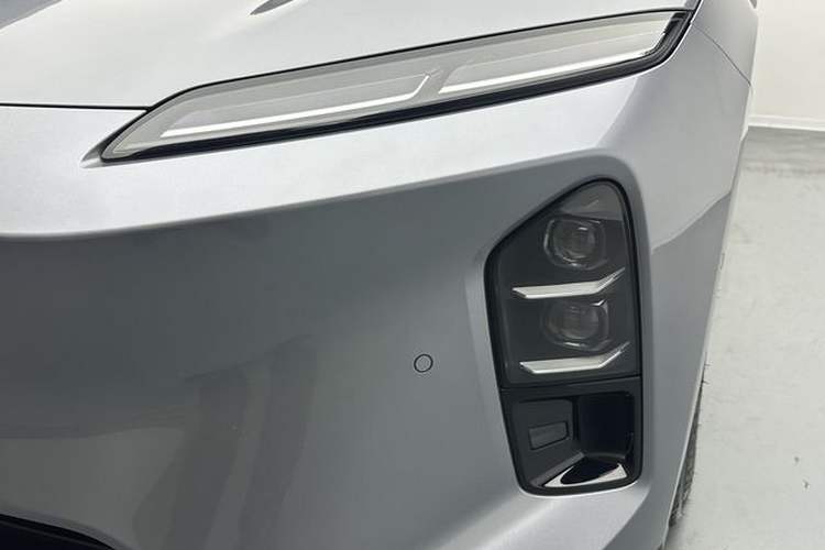 Used Nio ET5 2025 75 kWh Left Front Headlight
