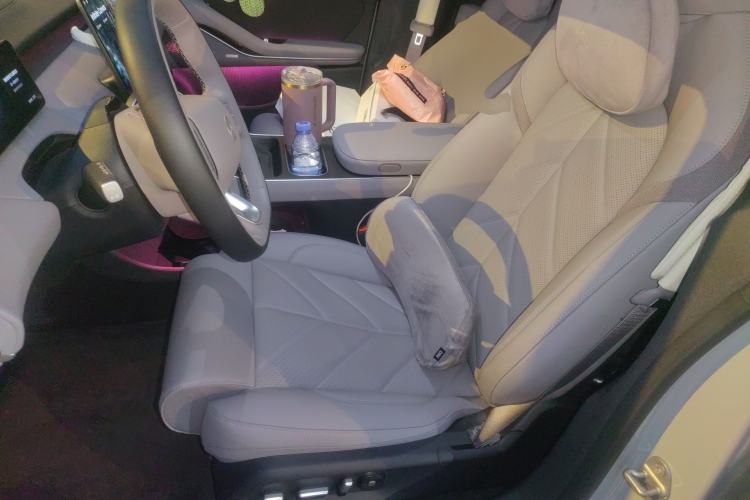 Used Nio ET5 2025 75 kWh Left Front Seat