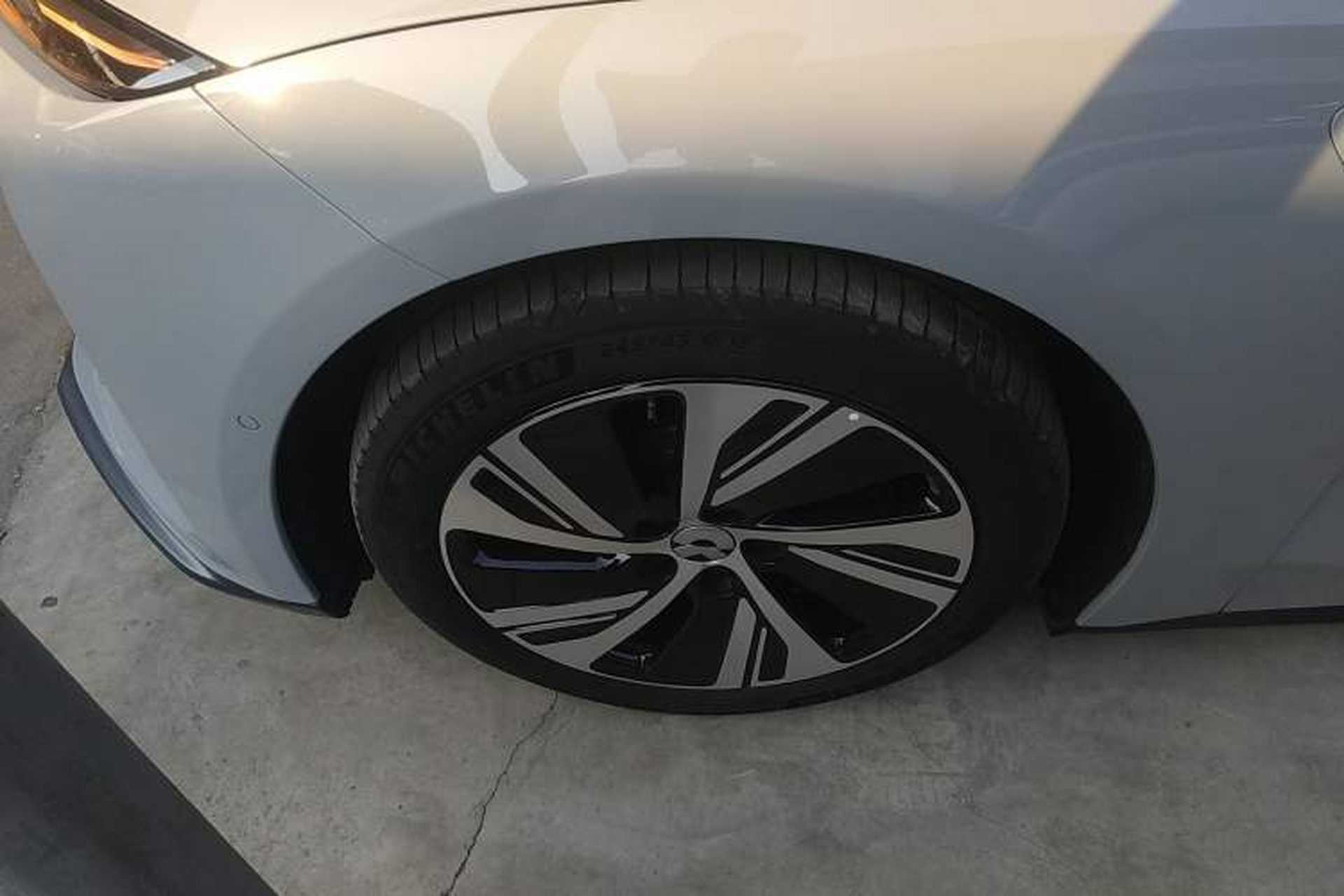 Used Nio ET5 2025 75 kWh Left Front Wheel Hub