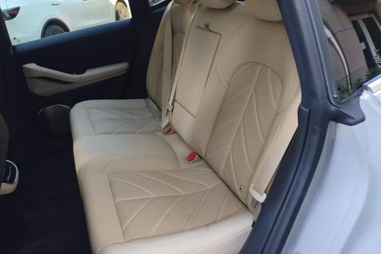 Used Nio ET5 2025 75 kWh Left Rear Seat