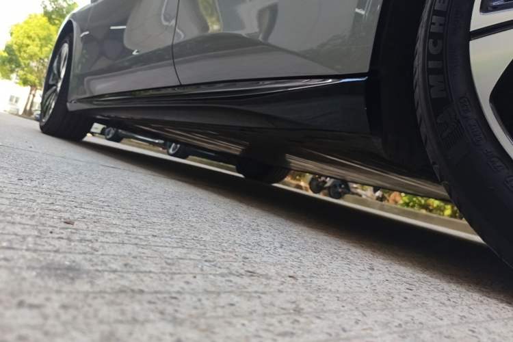 Used Nio ET5 2025 75 kWh Left Side Sill