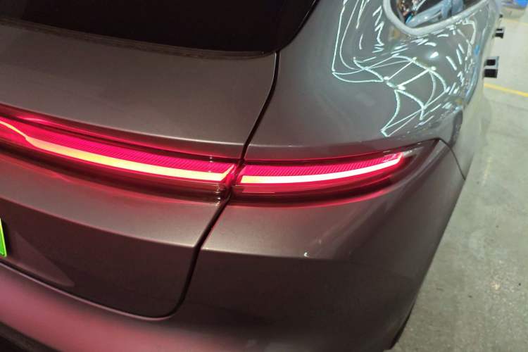Used Nio ET5 2025 75 kWh Right Rear Taillight