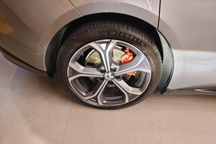 Used Nio ET5 2025 75 kWh Right Rear Wheel Hub