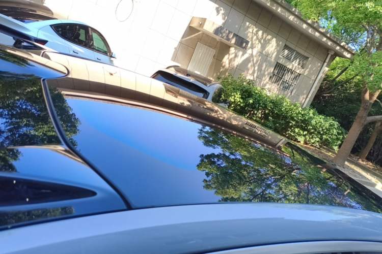 Used Nio ET5 2025 75 kWh Roof